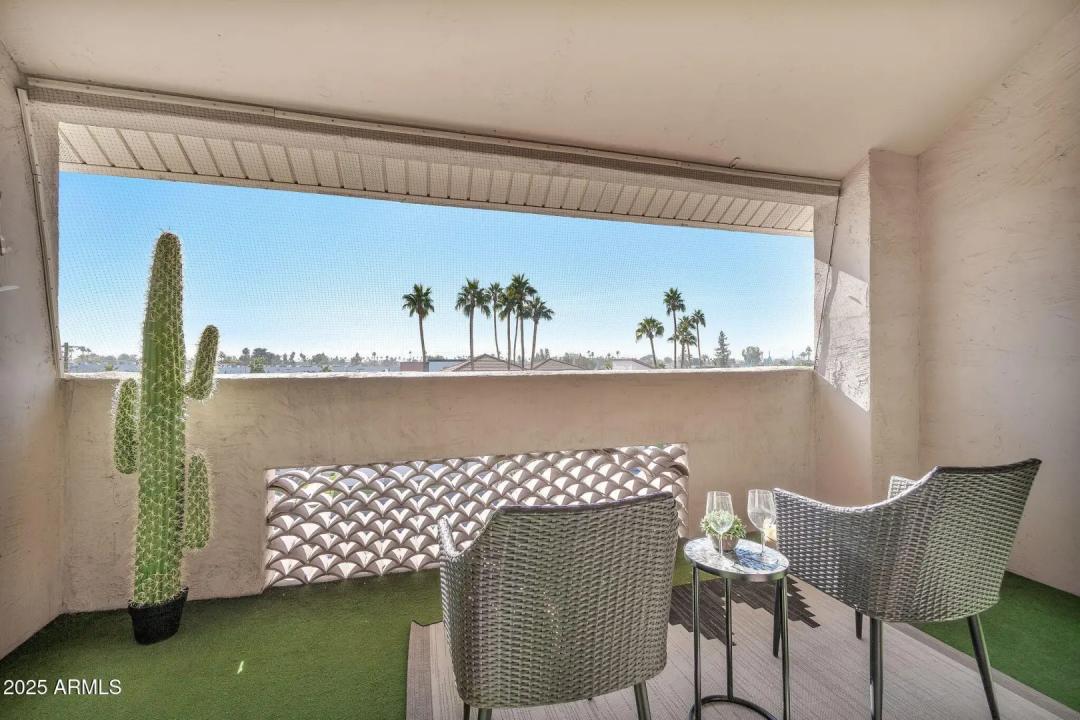 Real Estate Picture 19