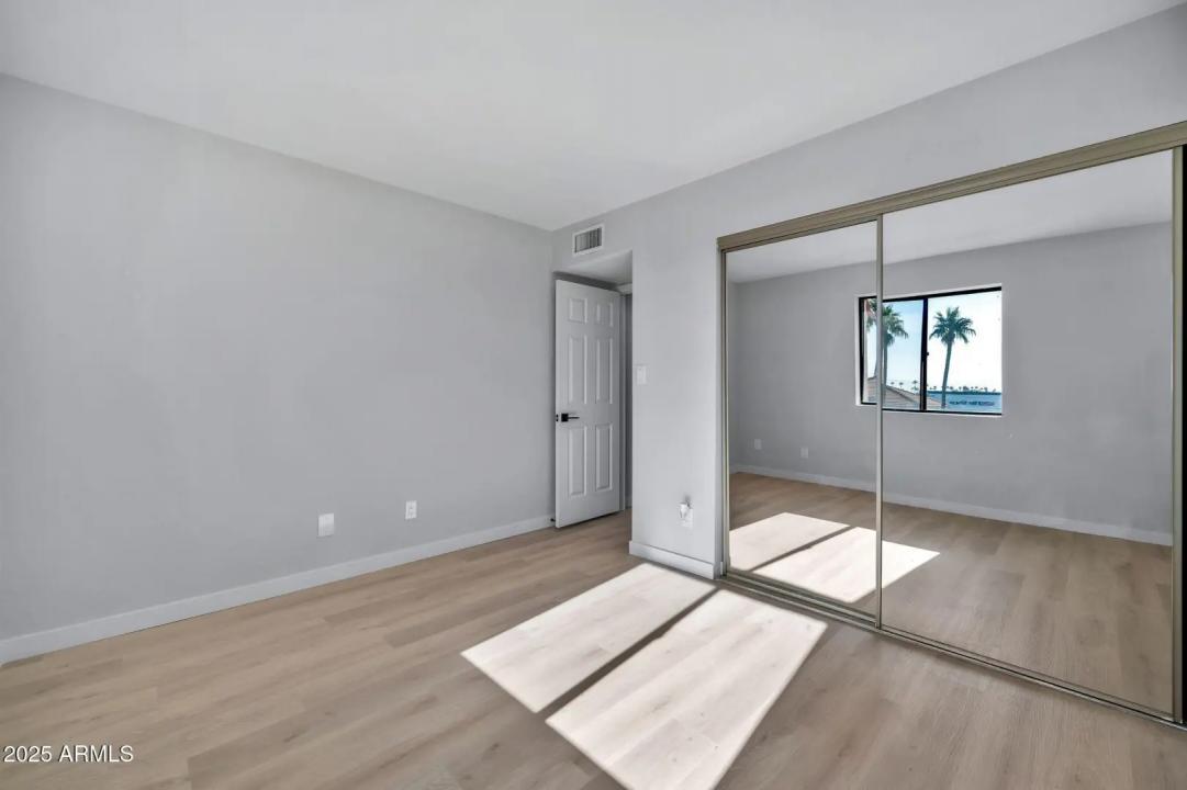 Real Estate Picture 18