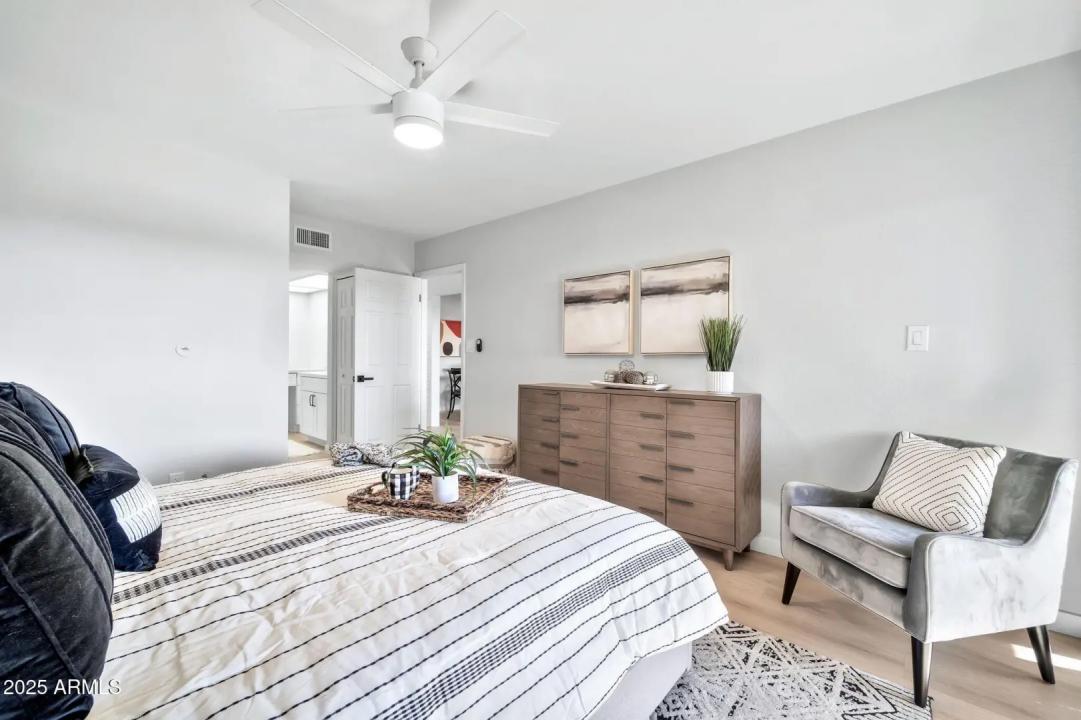 Real Estate Picture 13