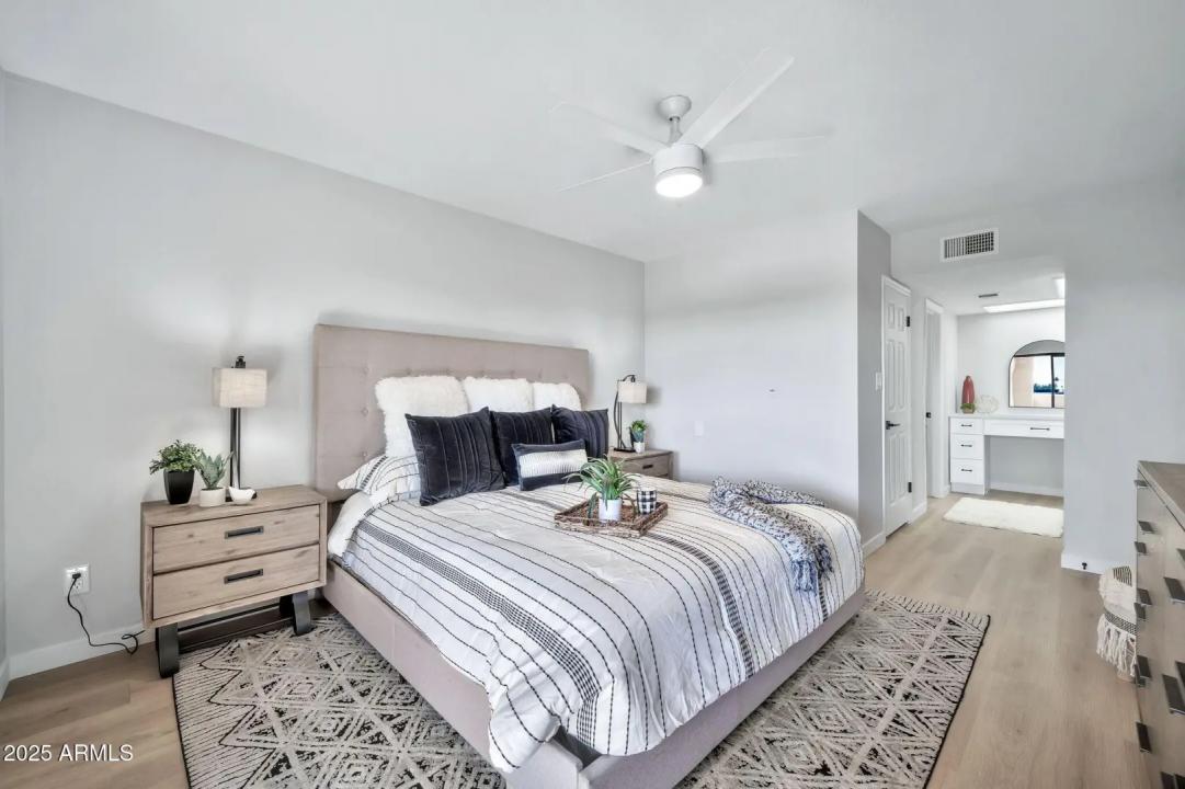 Real Estate Picture 11