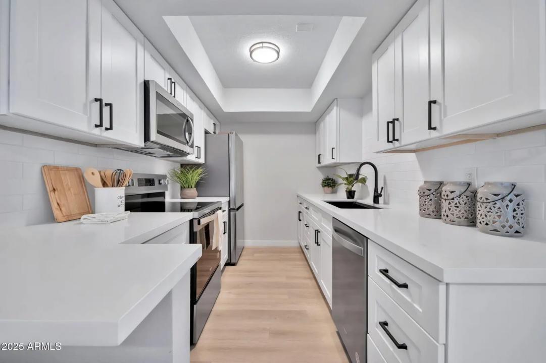 Real Estate Picture 4