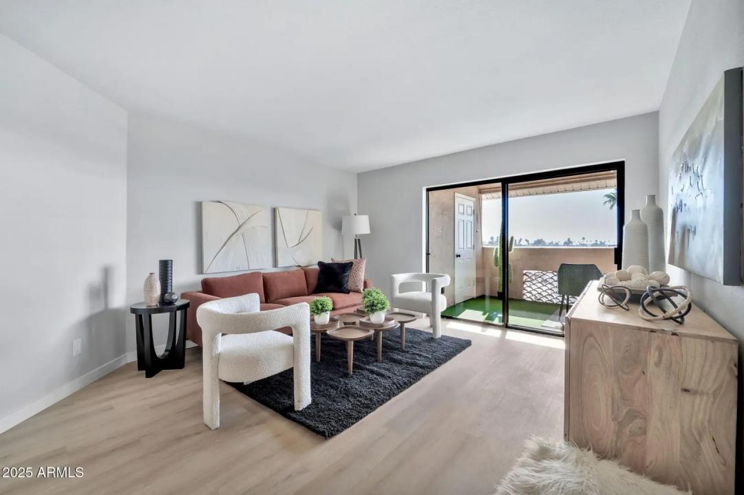 Real Estate Picture 7