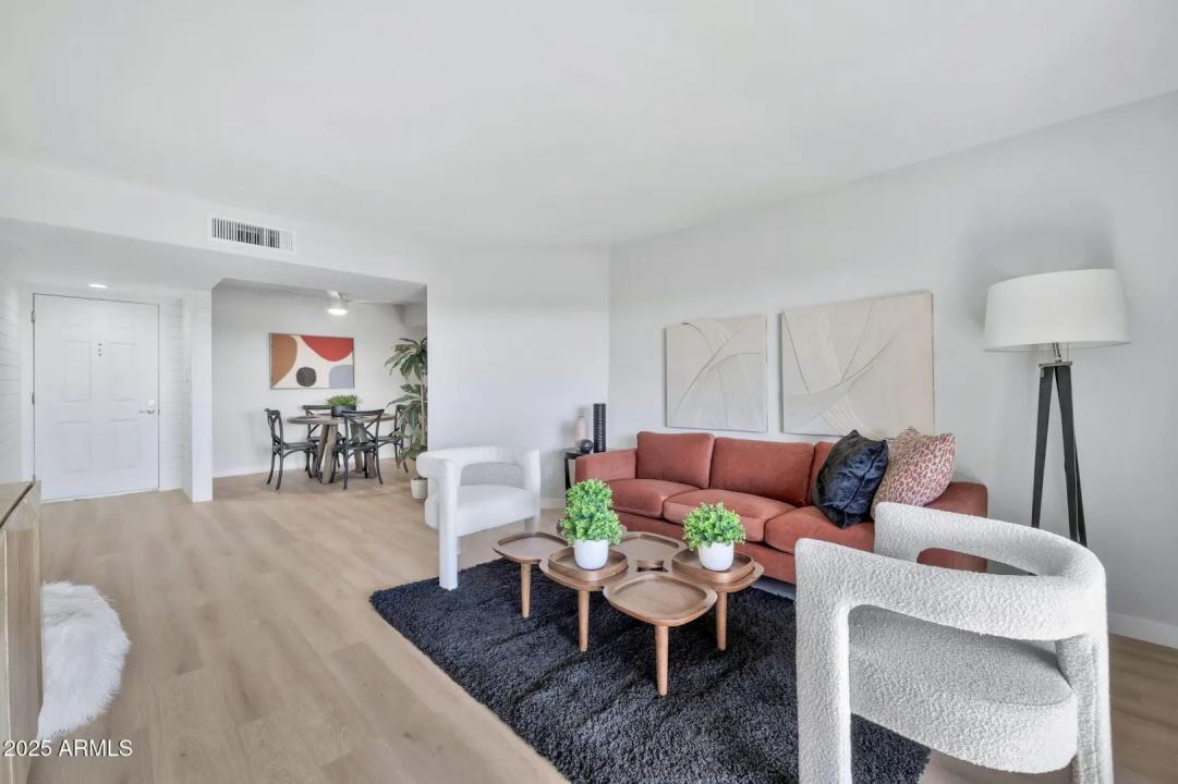 Real Estate Picture 8