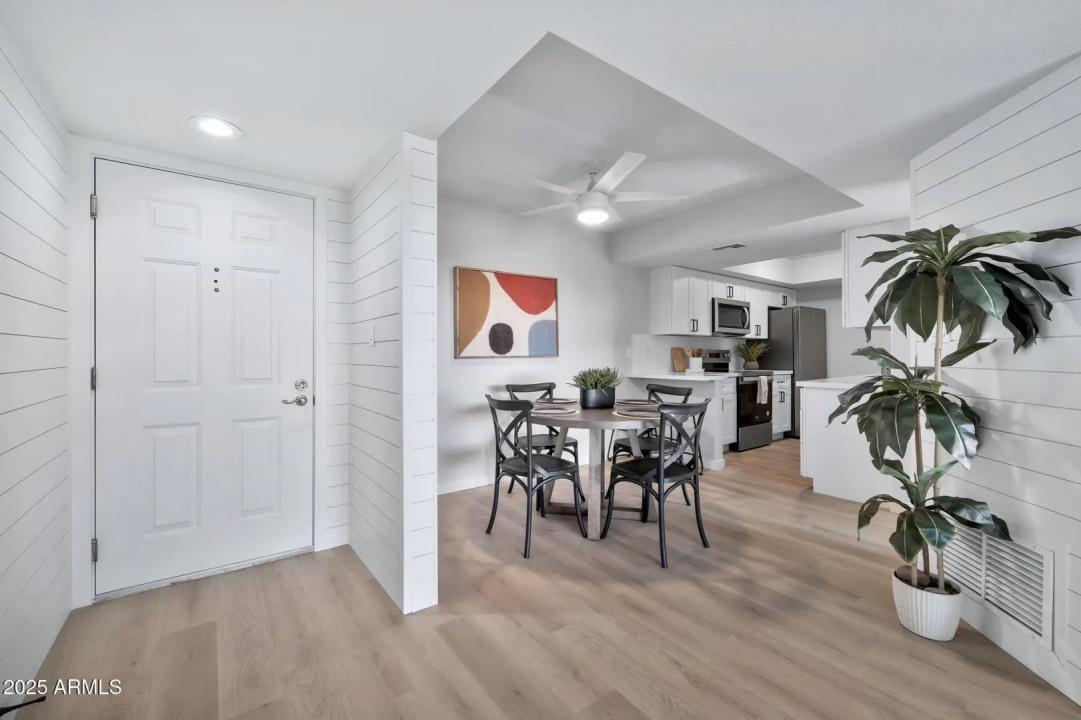 Real Estate Picture 3
