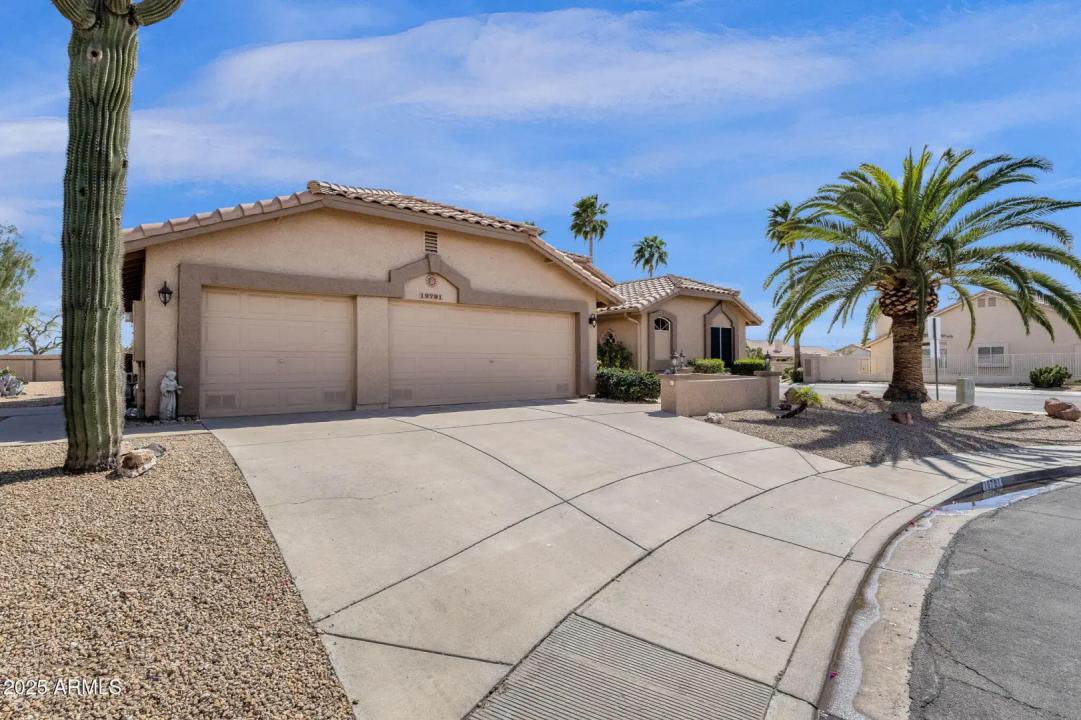 Real Estate Picture 4