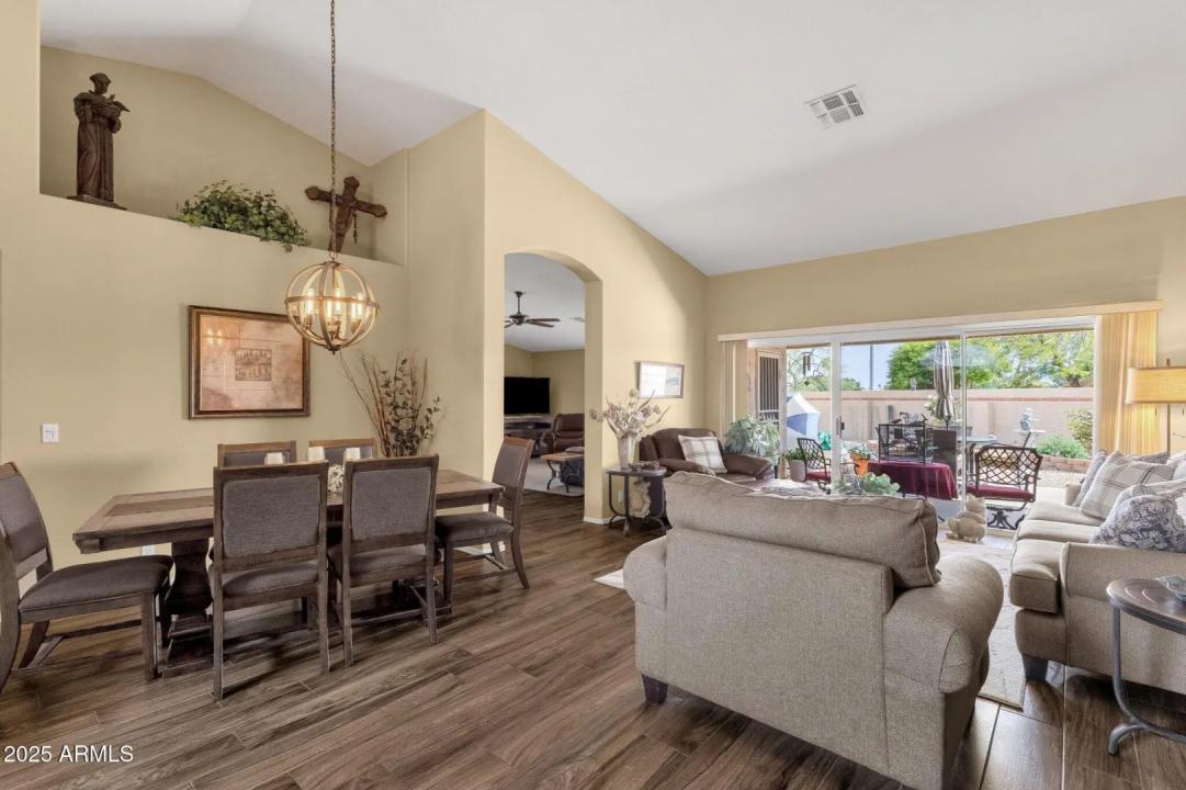 Real Estate Picture 8