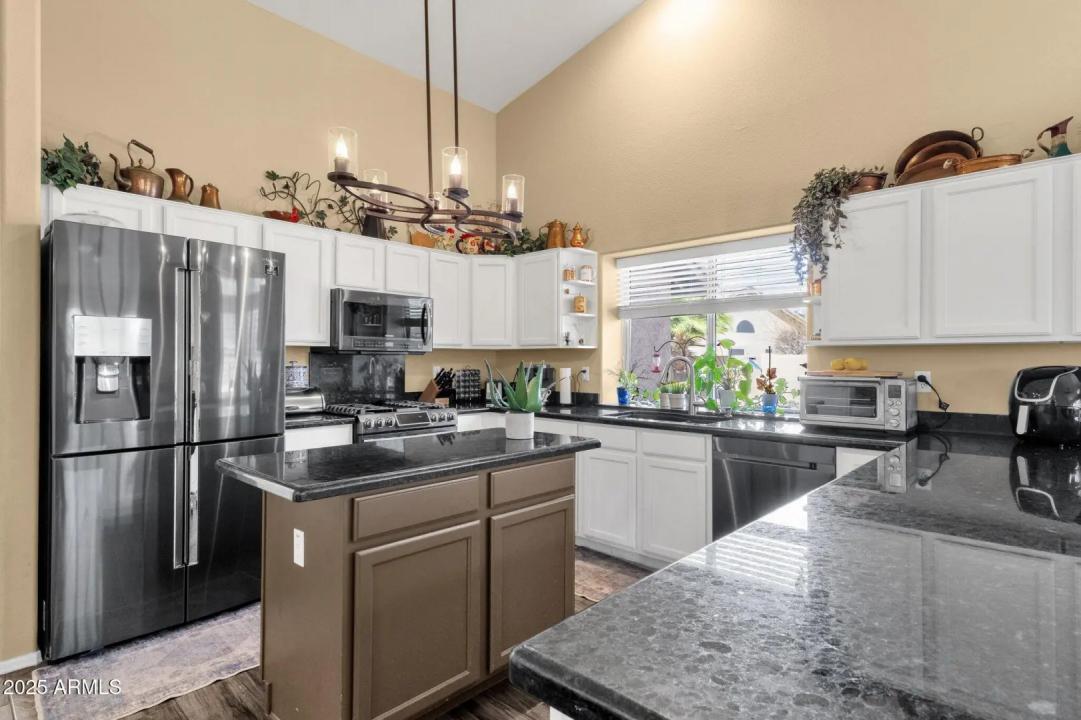 Real Estate Picture 19