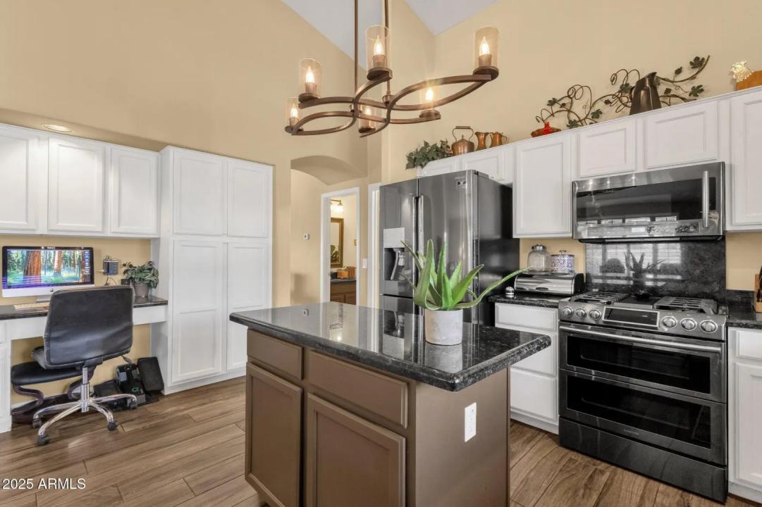 Real Estate Picture 20