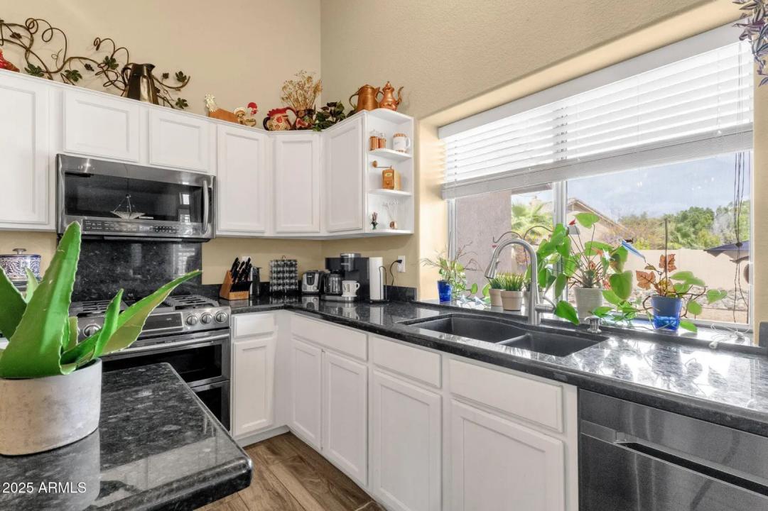 Real Estate Picture 22