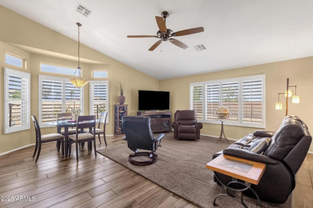 Real Estate Picture 25