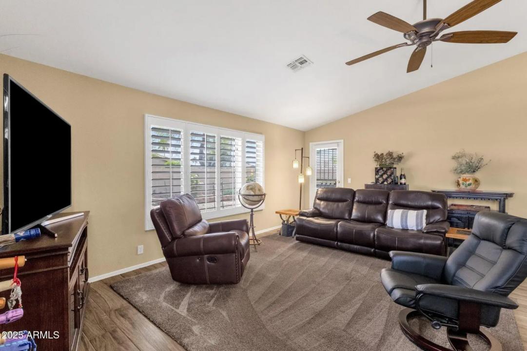Real Estate Picture 27