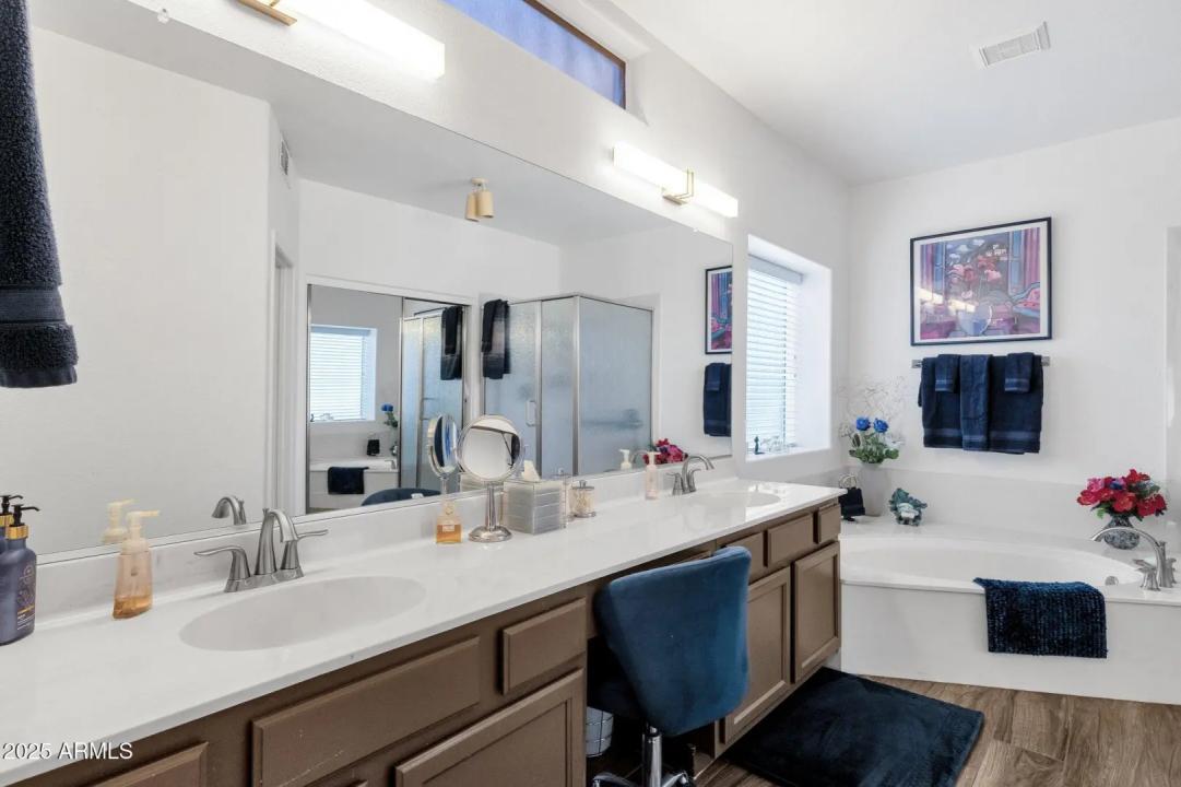 Real Estate Picture 32