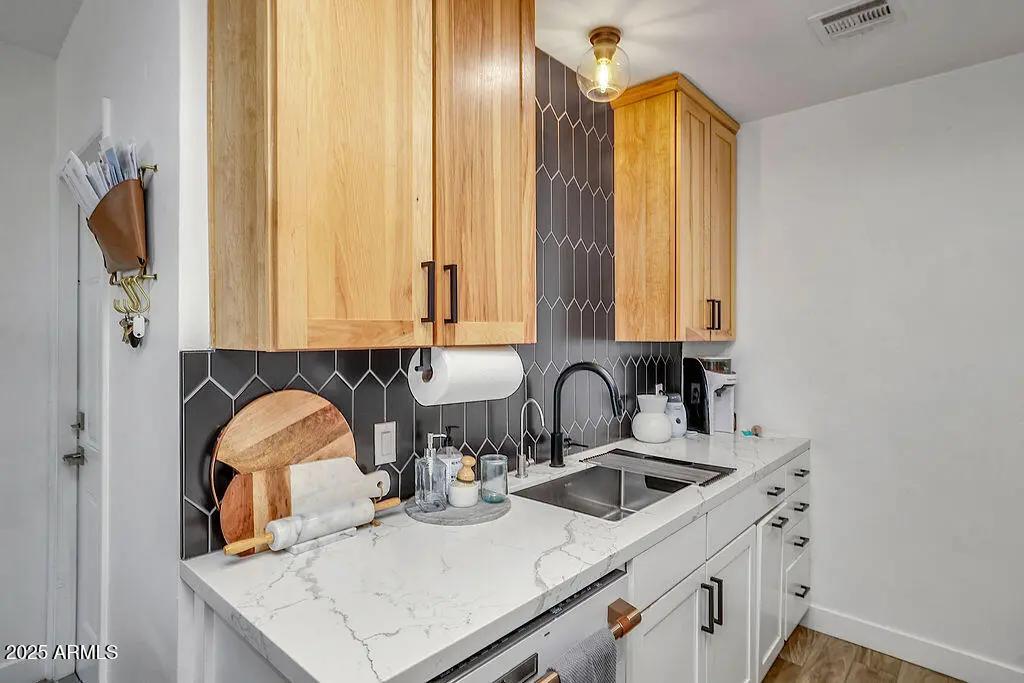 Real Estate Picture 12