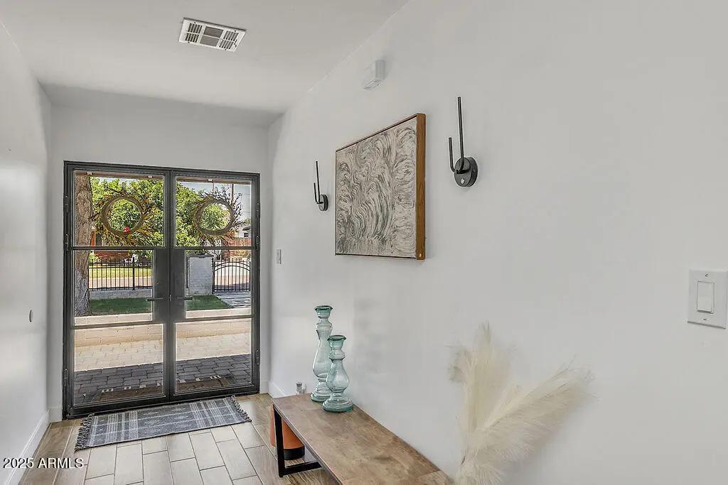 Real Estate Picture 7
