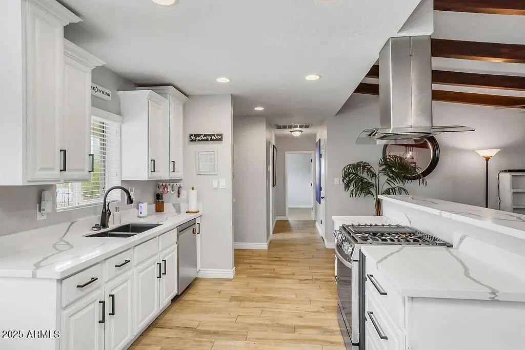 Real Estate Picture 6