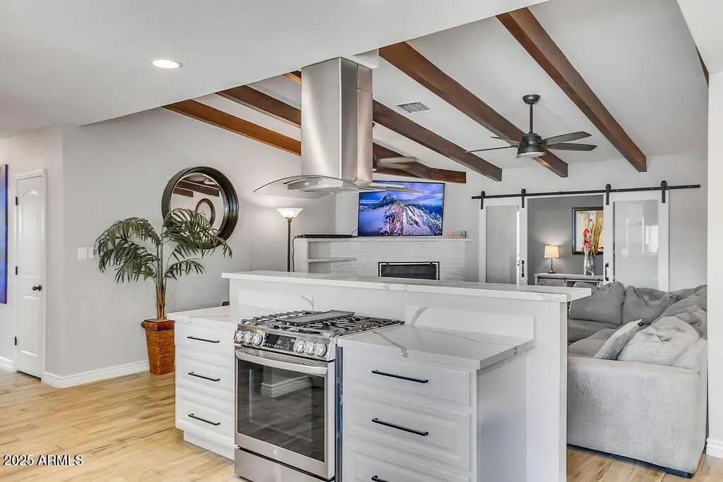 Real Estate Picture 7