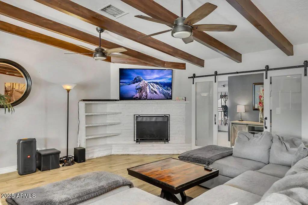 Real Estate Picture 10