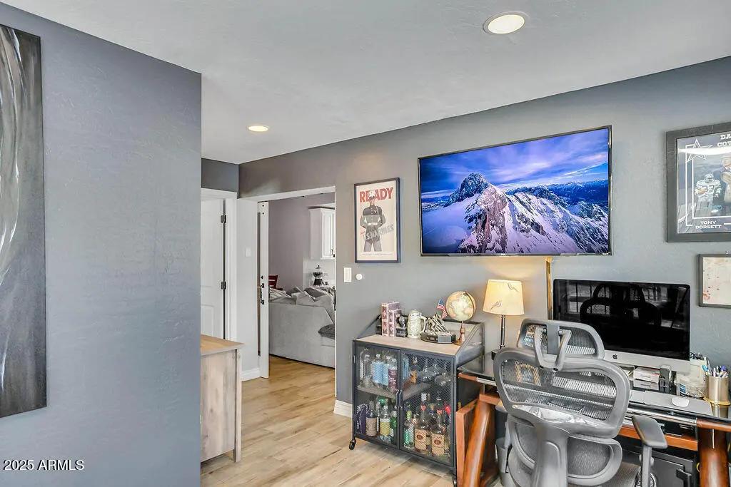 Real Estate Picture 17