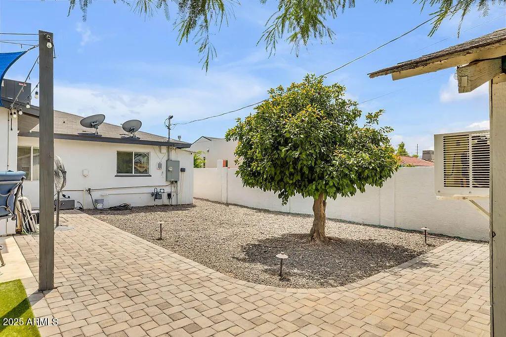 Real Estate Picture 24