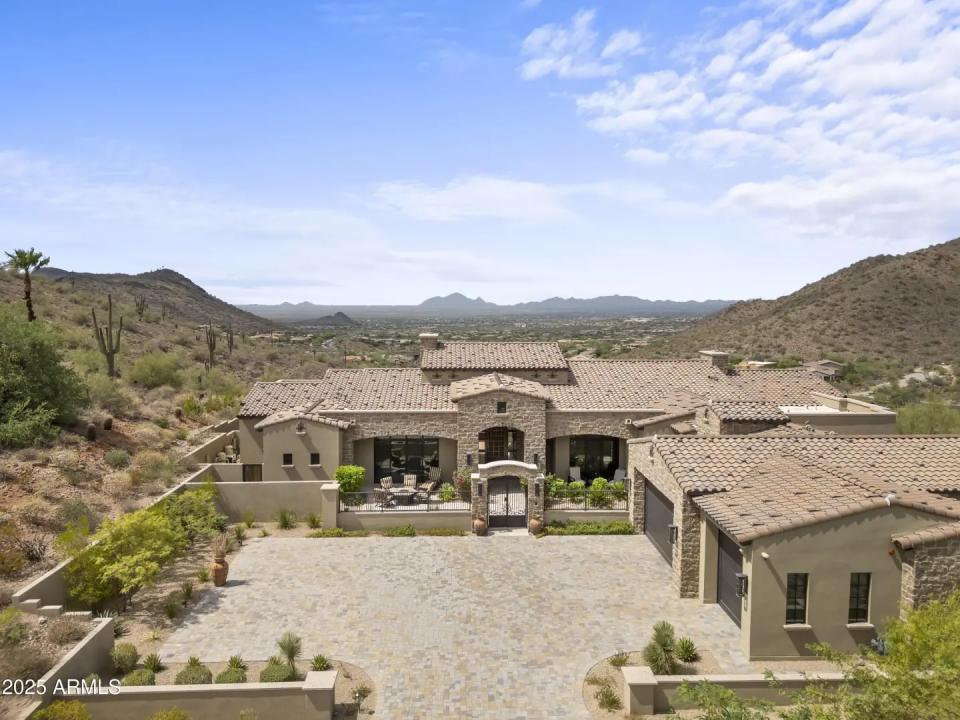 Real Estate Picture 14