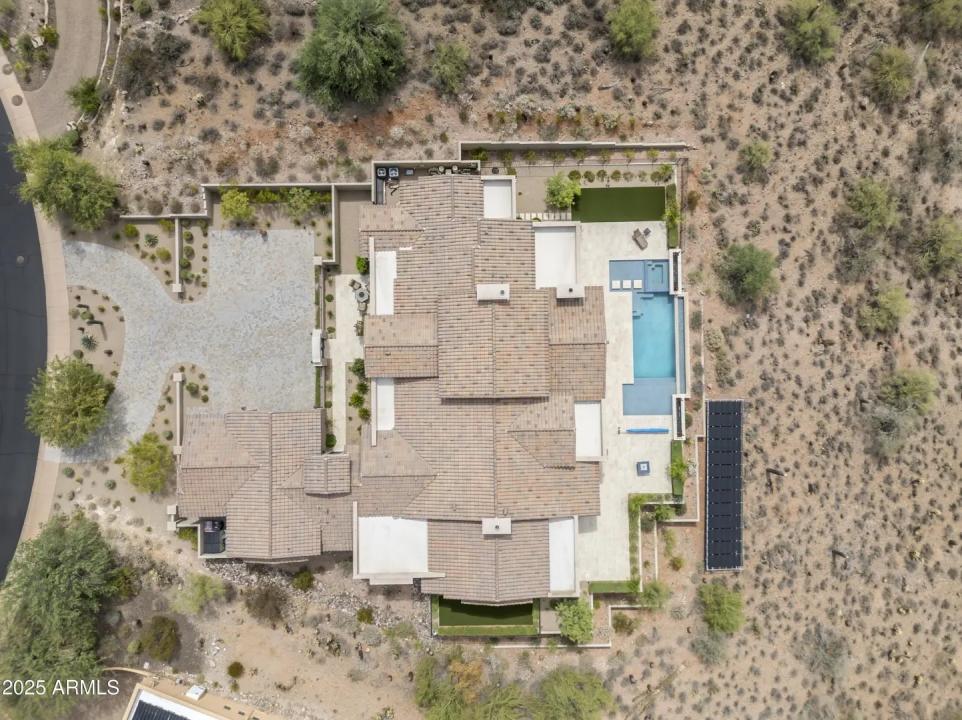 Real Estate Picture 13