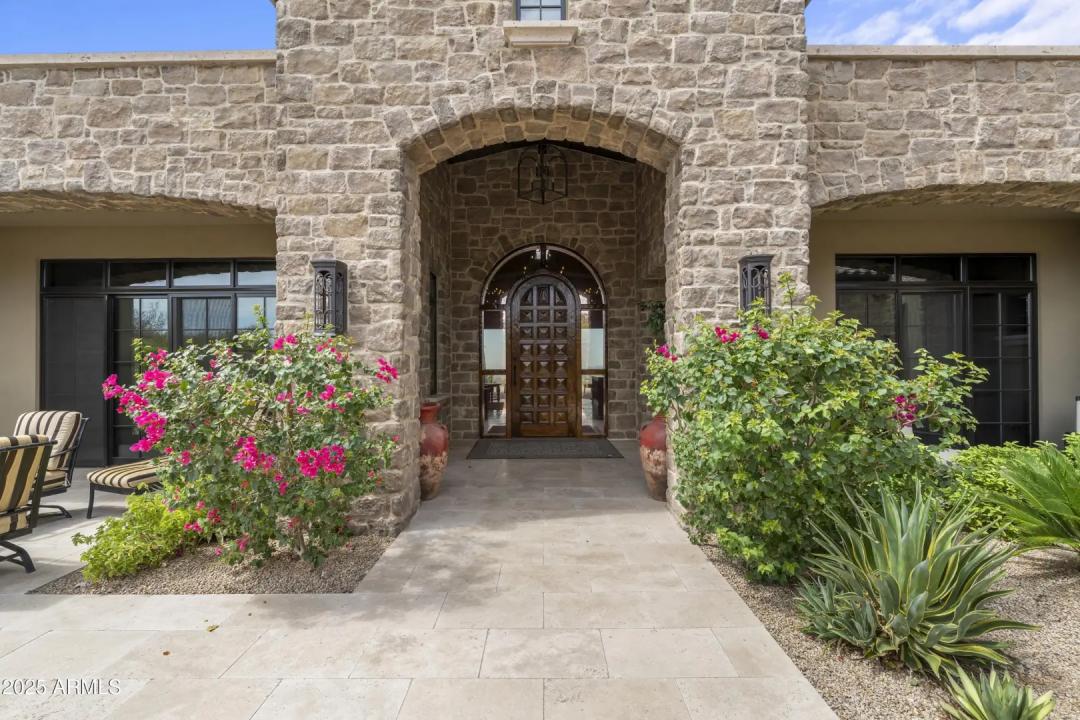 Real Estate Picture 18