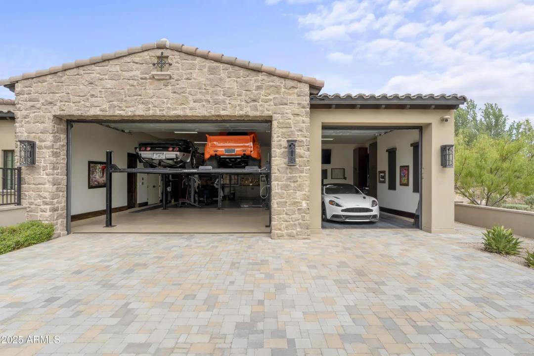 Real Estate Picture 70