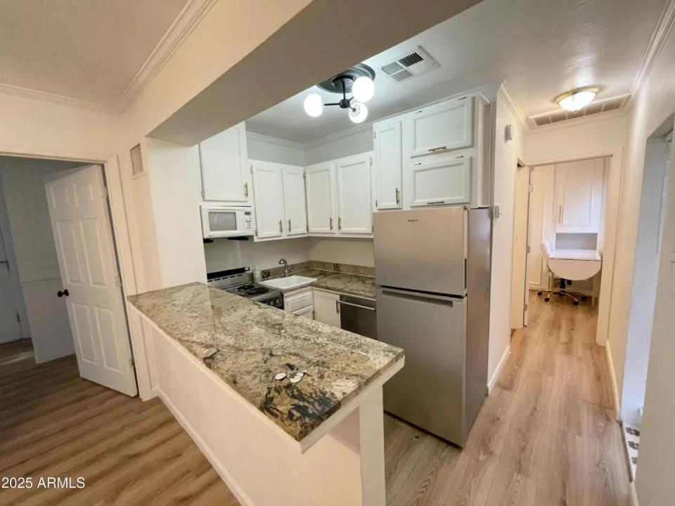 Real Estate Picture 6
