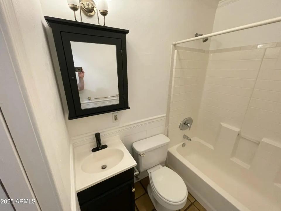Real Estate Picture 11
