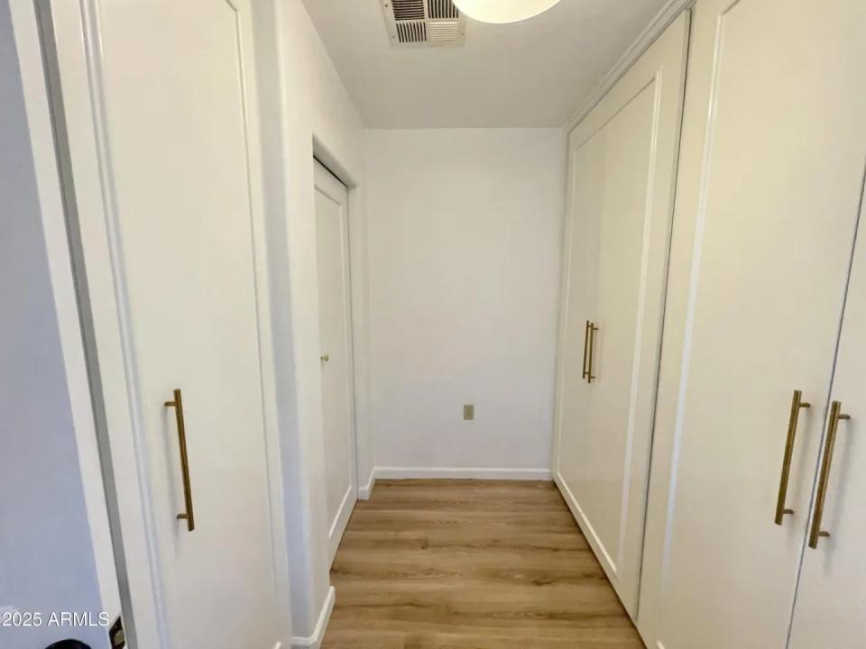 Real Estate Picture 14