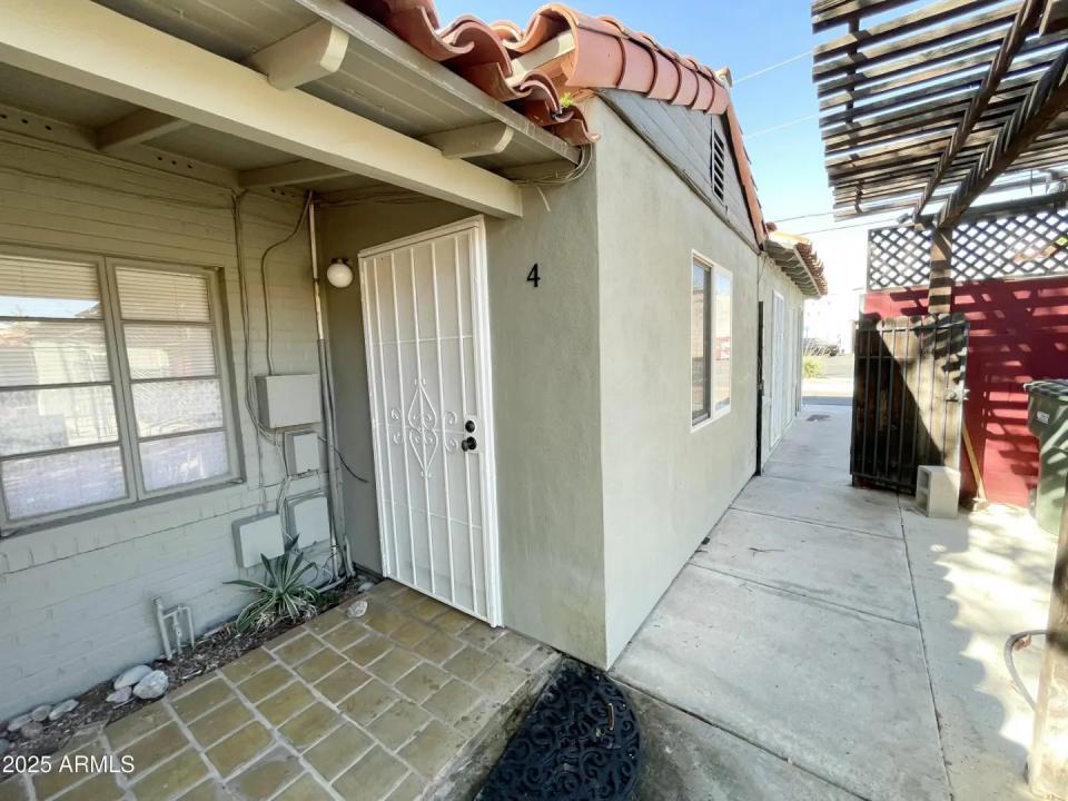 Real Estate Picture 3