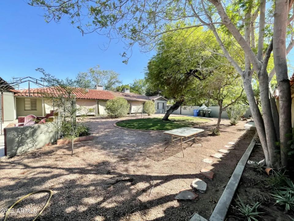 Real Estate Picture 15