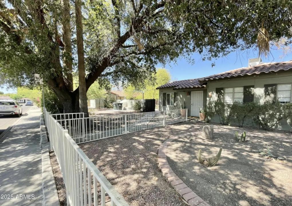 Real Estate Picture 1