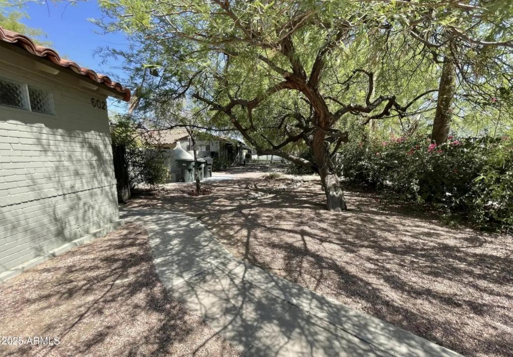 Real Estate Picture 2