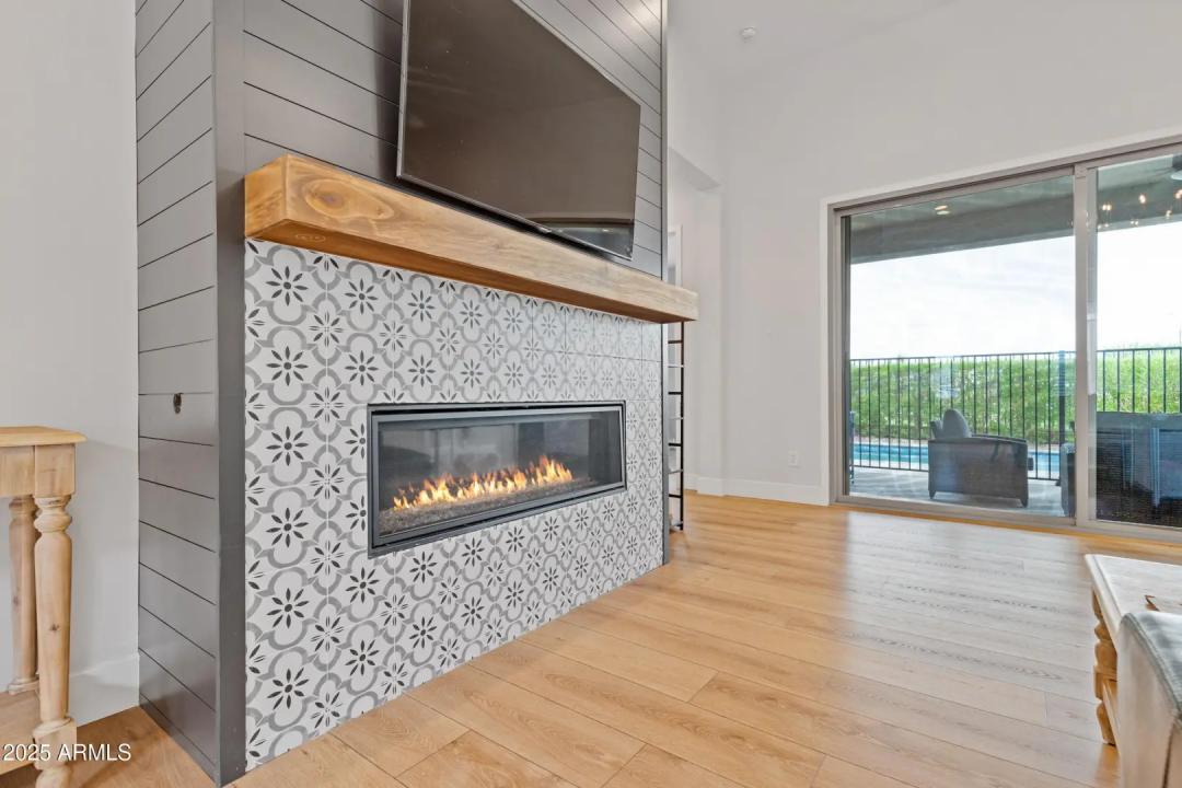 Real Estate Picture 8