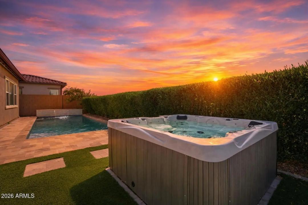 Real Estate Picture 4