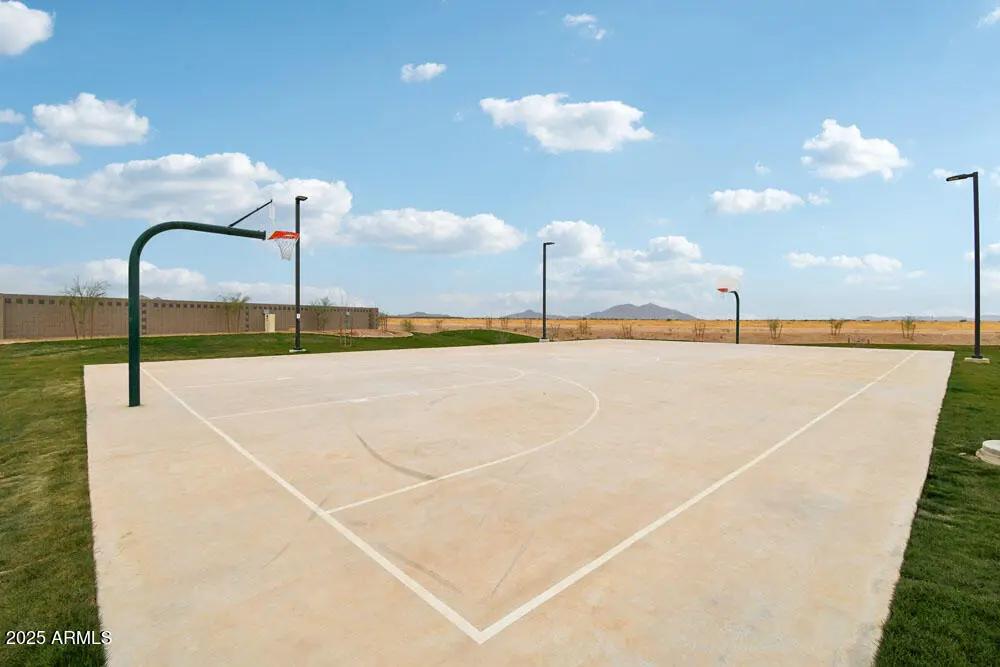 Real Estate Picture 11