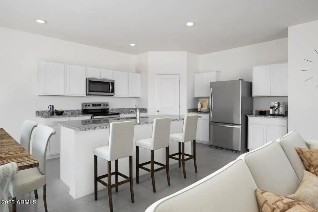 Real Estate Picture 18