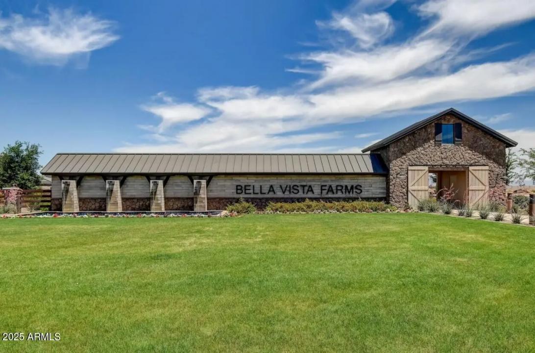 Real Estate Picture 4