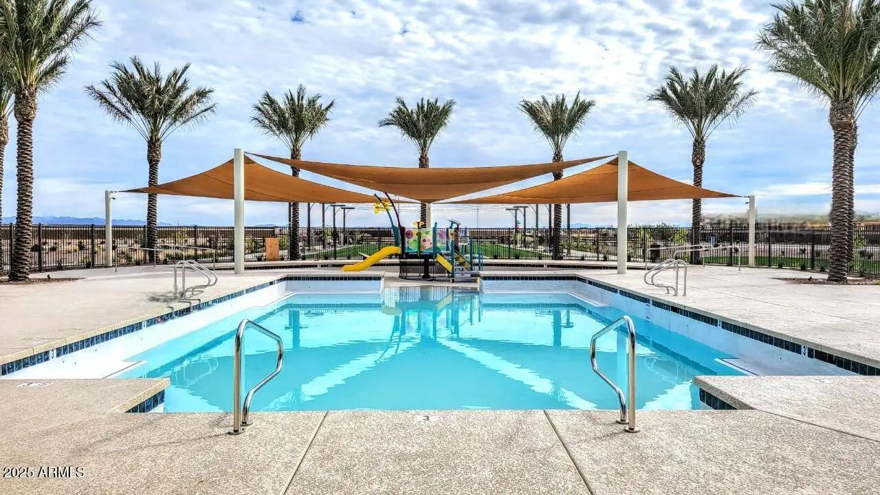 Real Estate Picture 5