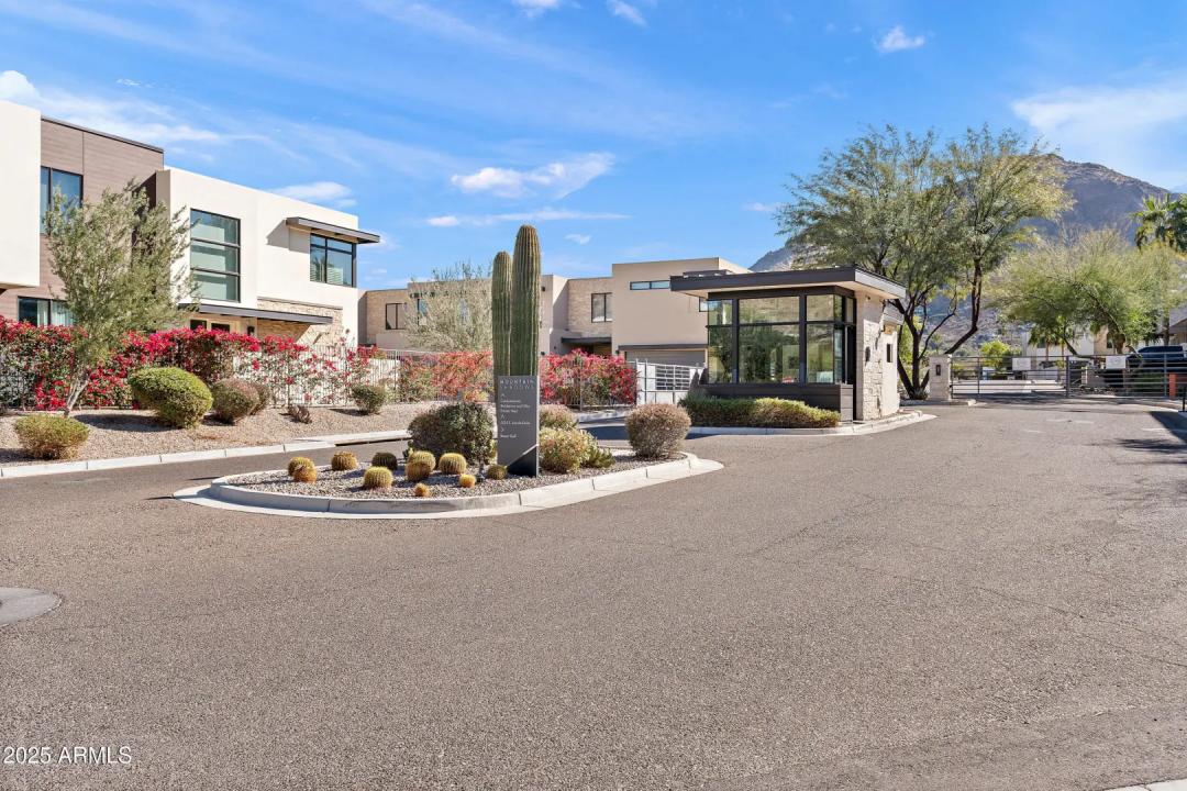 Real Estate Picture 5