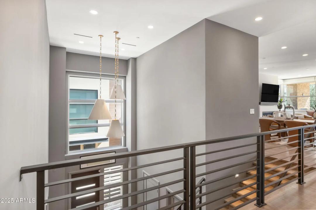Real Estate Picture 8