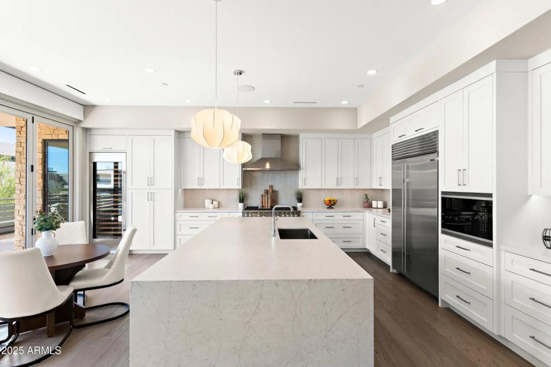 Real Estate Picture 13