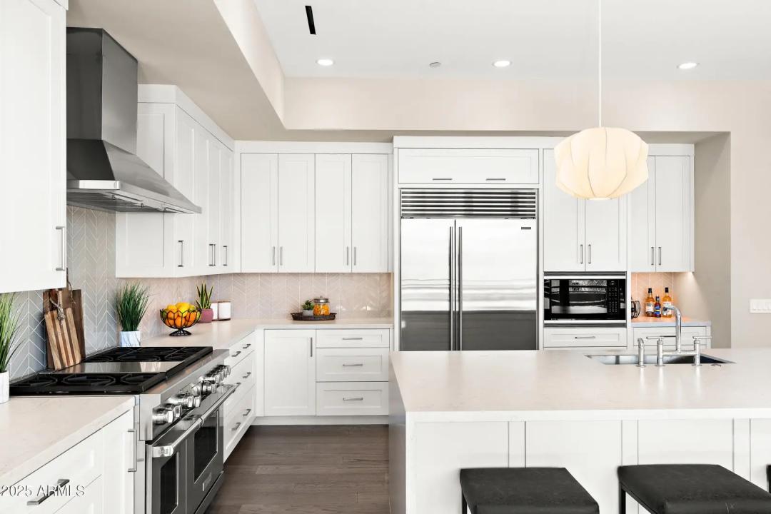 Real Estate Picture 14