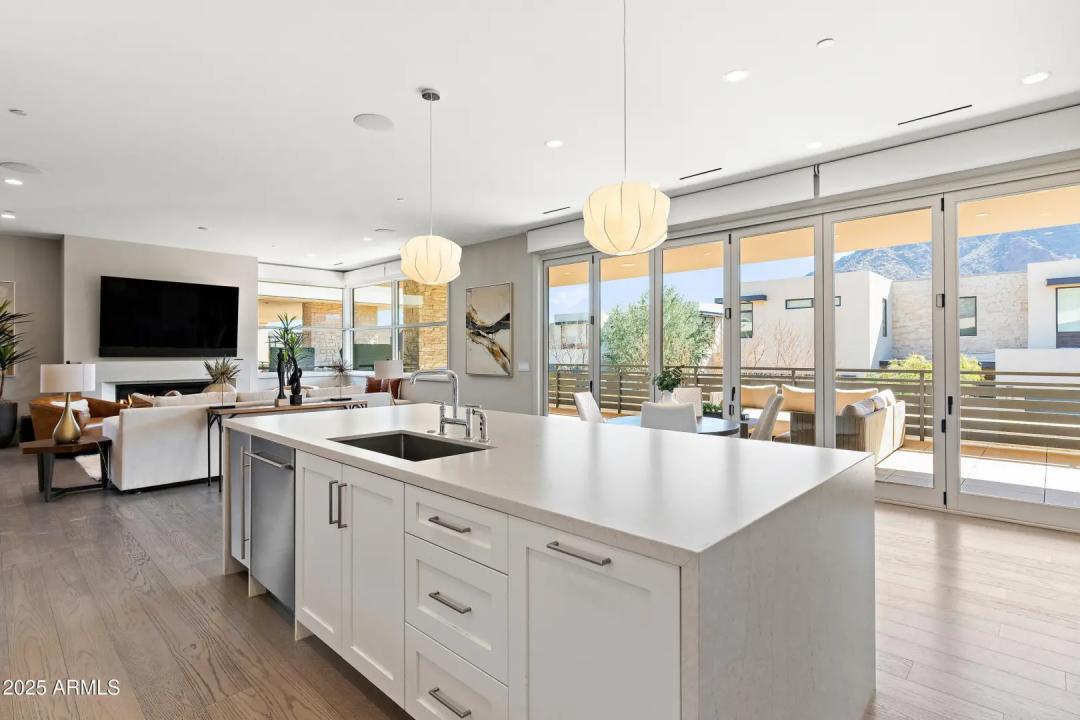 Real Estate Picture 15