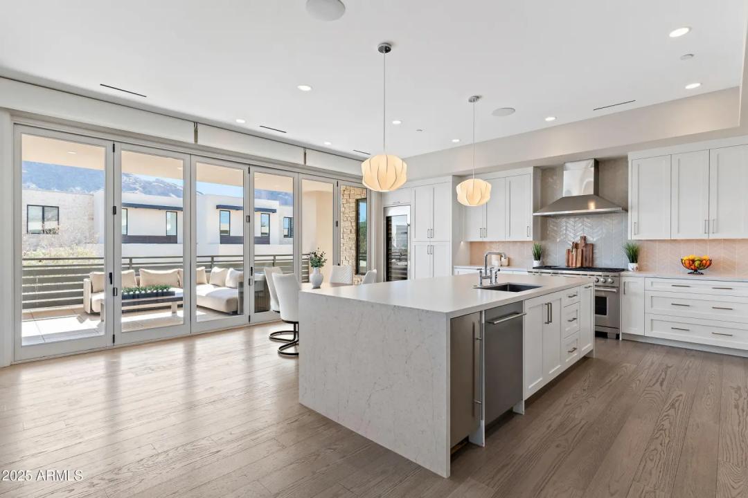 Real Estate Picture 17