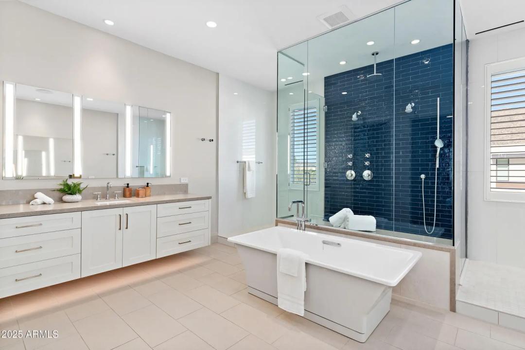 Real Estate Picture 24