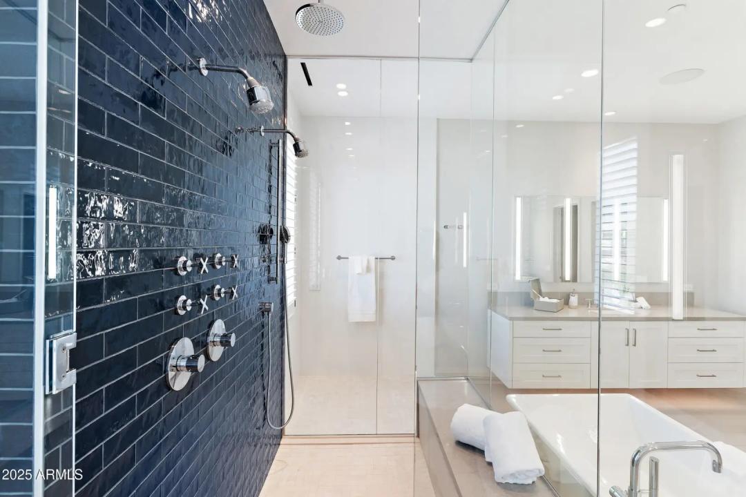 Real Estate Picture 25