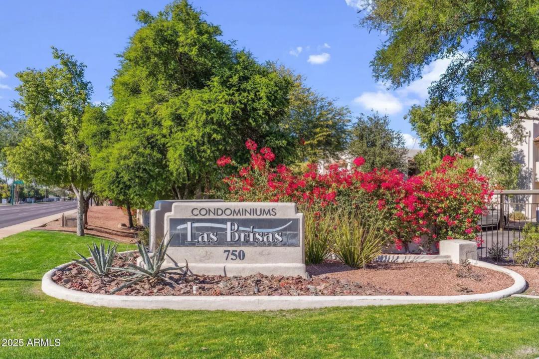 Real Estate Picture 17