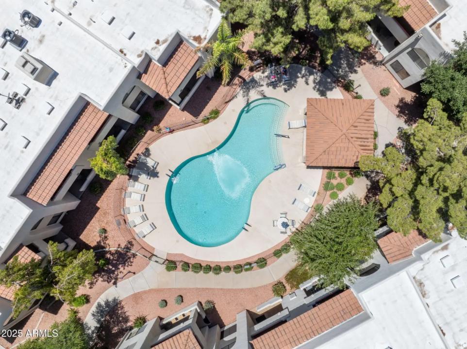 Real Estate Picture 21
